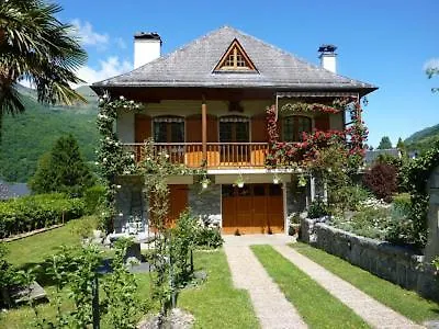 Apartment Appartement Rez De Jardin Luz-Saint-Sauveur France